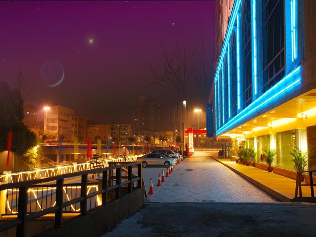 Vienna Hotel Guangzhou Shaheding Metro Station Ngoại thất bức ảnh