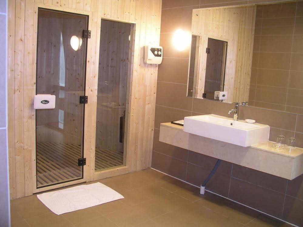 Vienna Hotel Guangzhou Shaheding Metro Station Ngoại thất bức ảnh